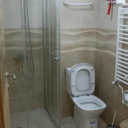 Wonderful In Center Apartment